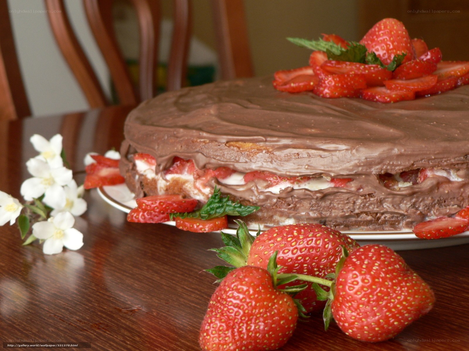 strawberry chocolate cake
