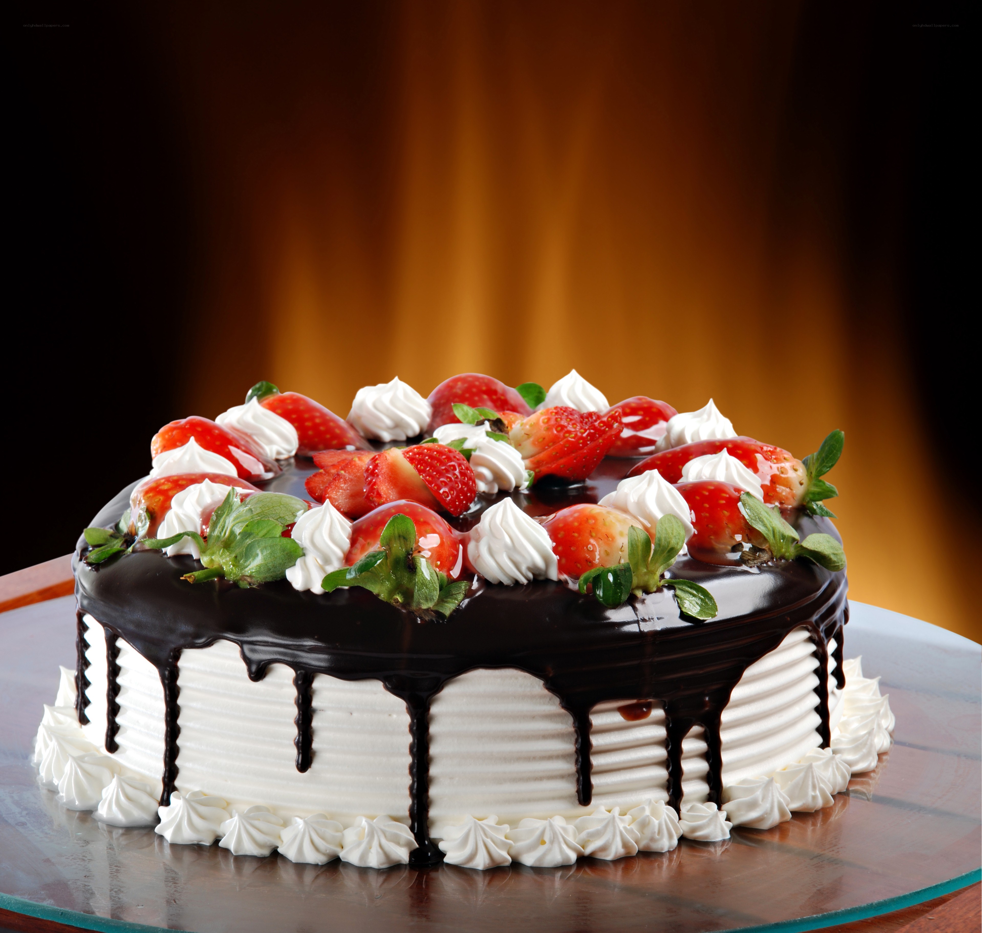 strawberry chocolate cake