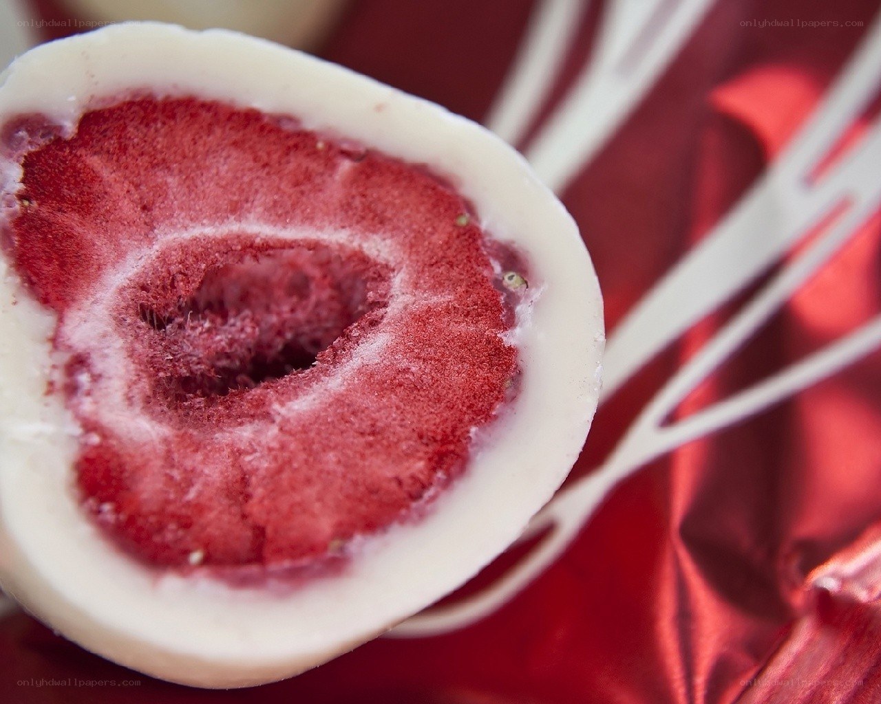 strawberry chocolate dessert