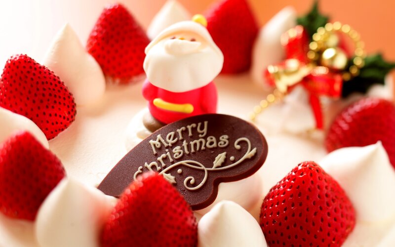 Strawberry Christmas Cake