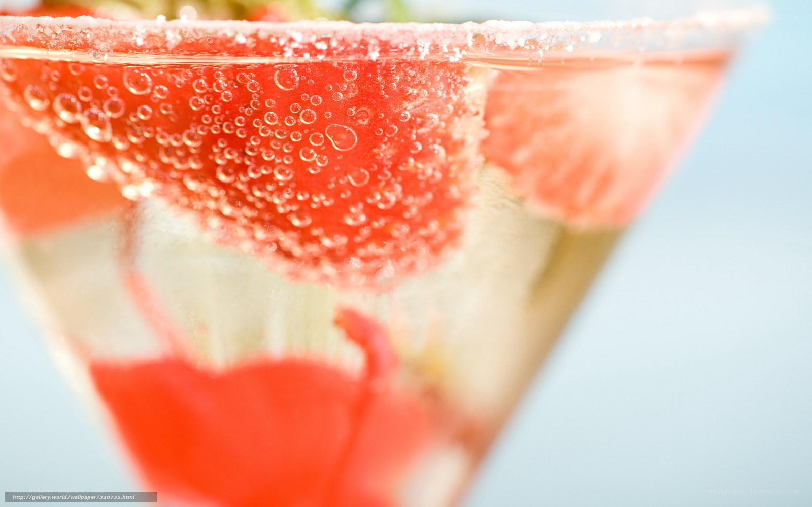 strawberry cocktail close-up