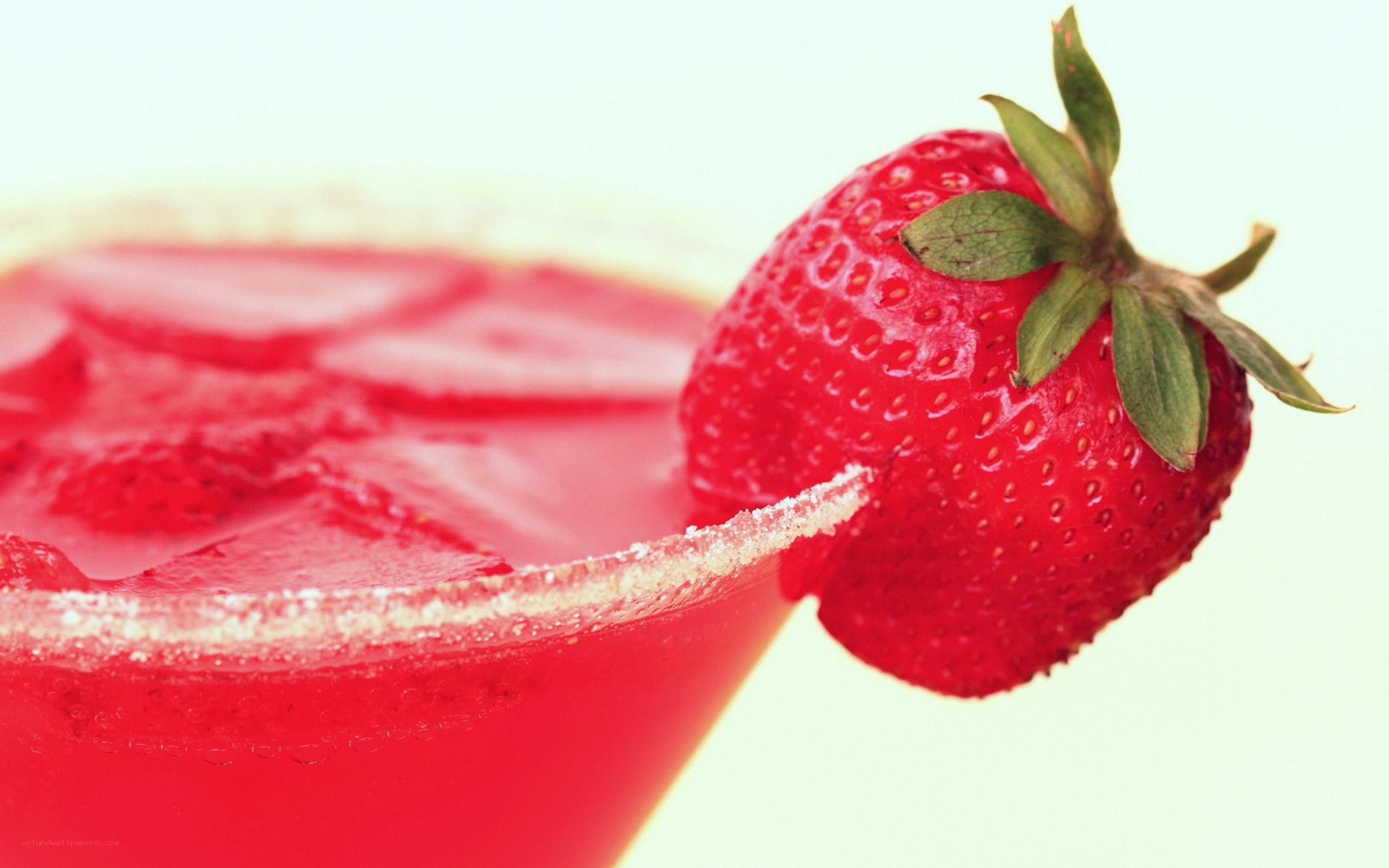 strawberry cocktail with garnish