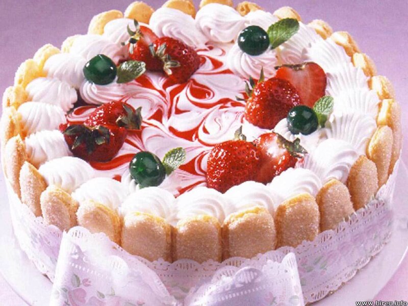Strawberry Cream Cake — White