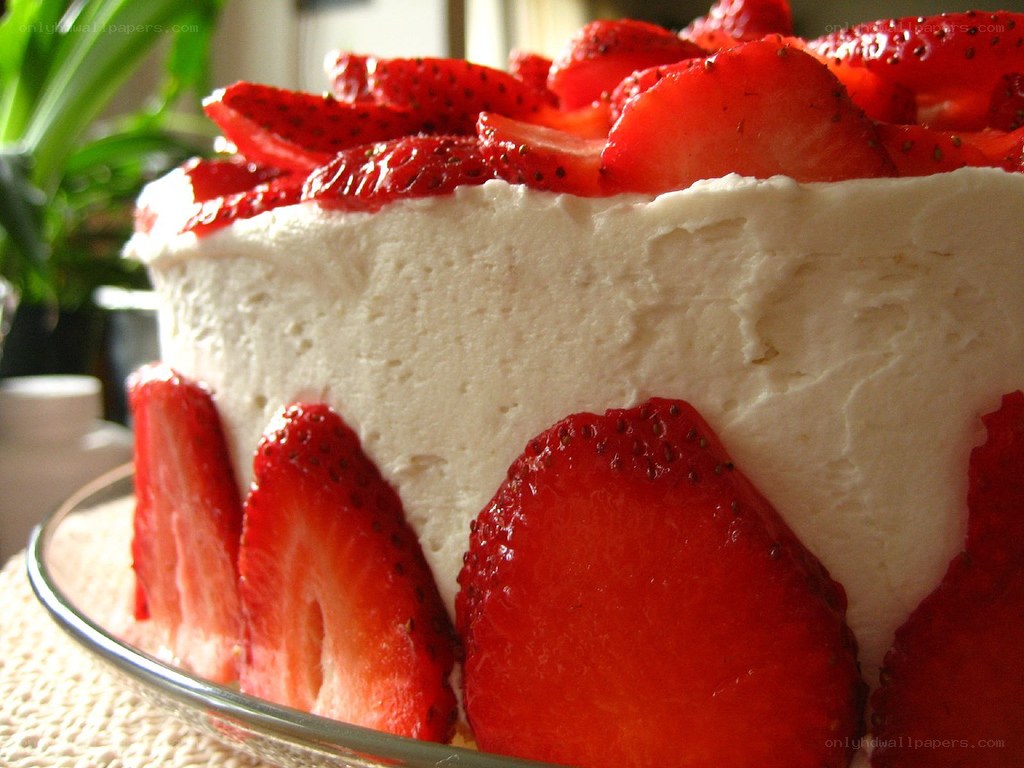 strawberry cream cake