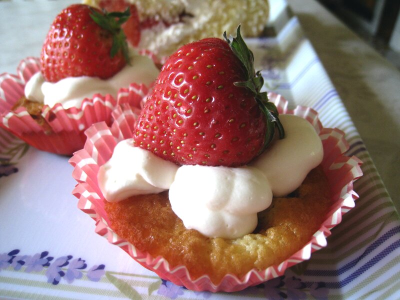 Strawberry Cupcakes — Red, Appetizing, Photograph, Strawberries