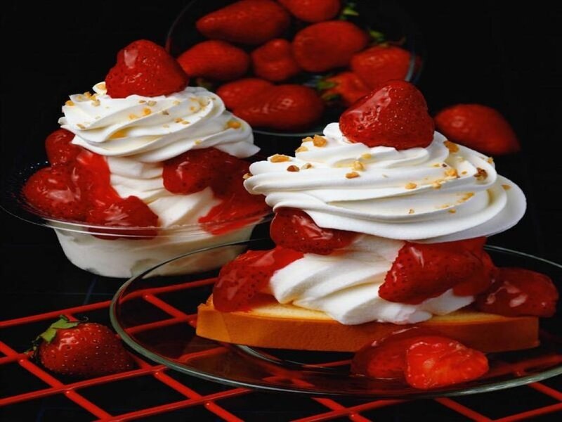 Strawberry Dessert — Red, Appetizing