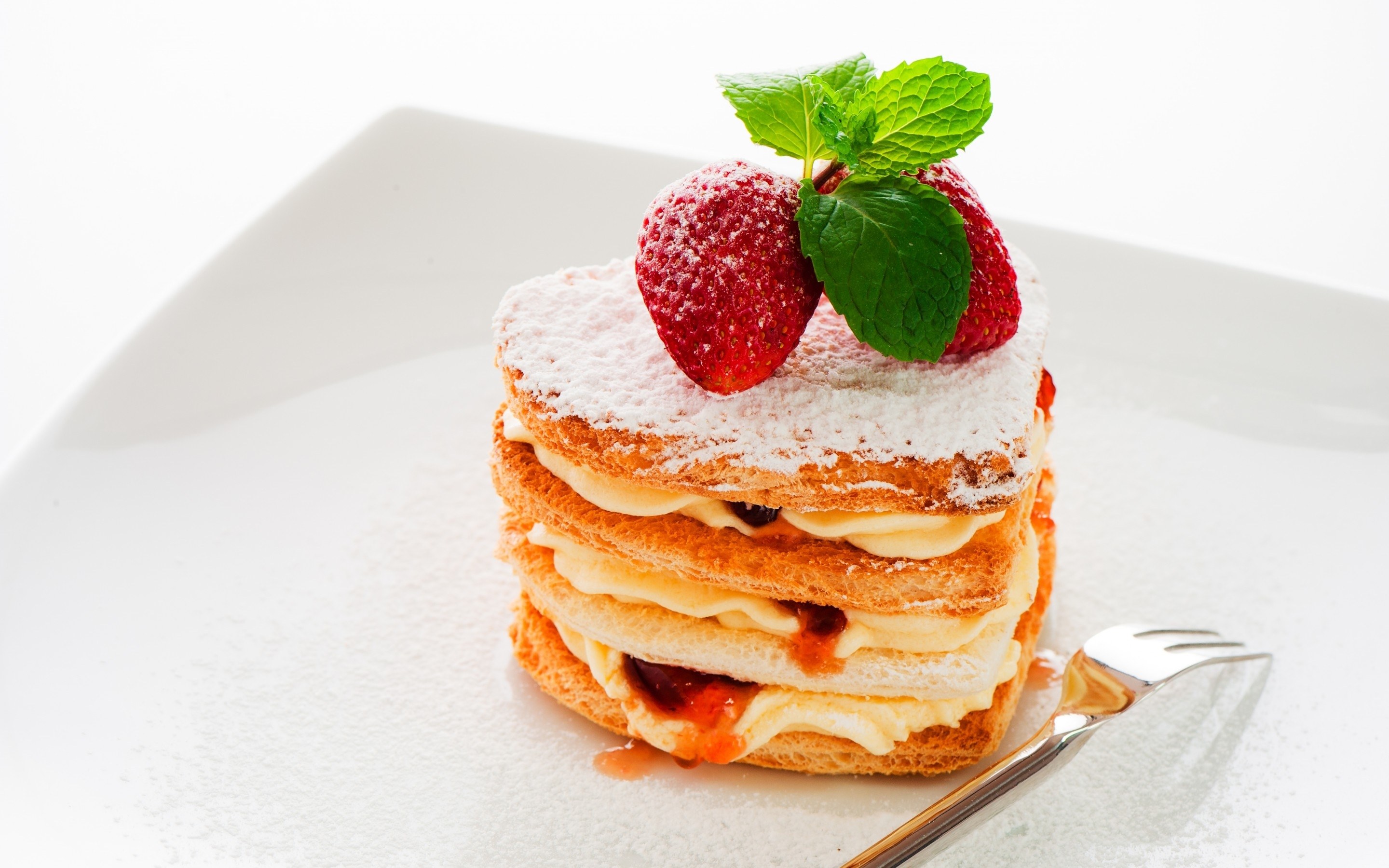 Strawberry dessert with mint