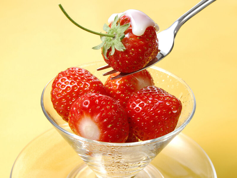 Strawberry Dessert — Yellow