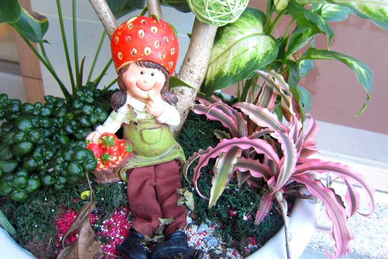 Strawberry-hat Figurine