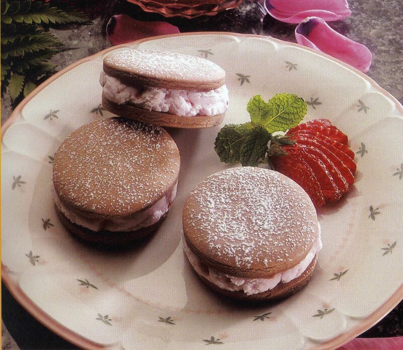 strawberry ice cream sandwiches