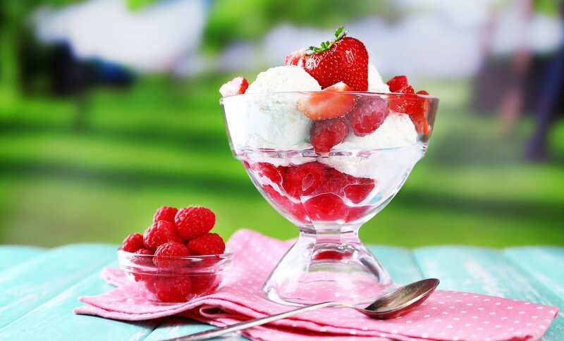 Strawberry Ice Cream Sundae — Red, Refreshing, Afternoon