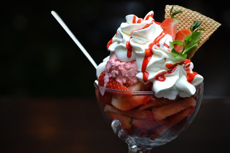 Strawberry Ice Cream Sundae — Red