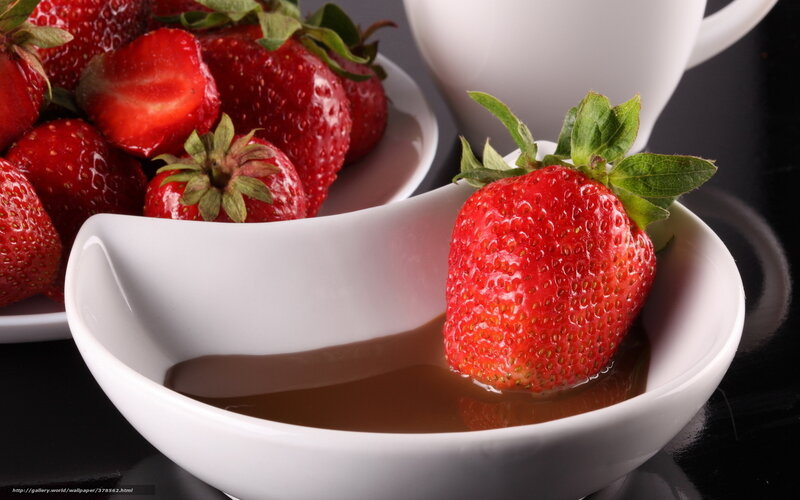 Strawberry in Chocolate — Red, Appetizing, Photograph