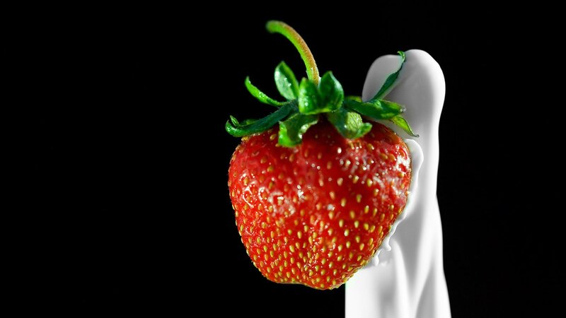 Strawberry in Milk — Red