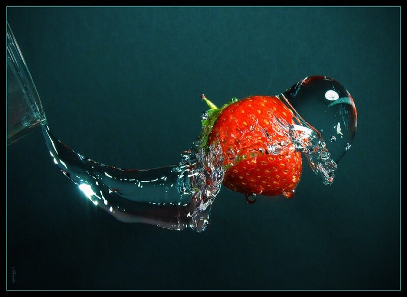 Strawberry in Water — Red