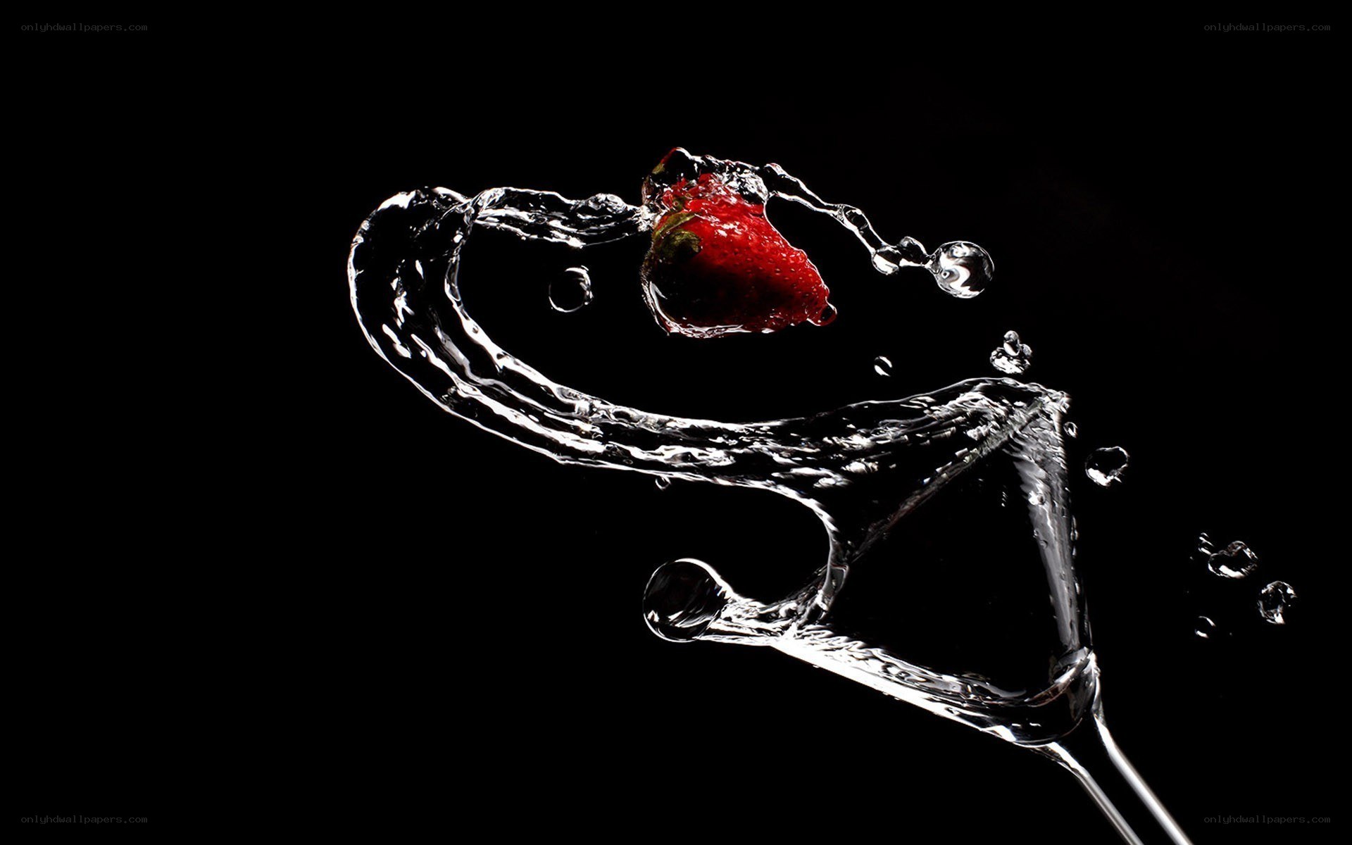 strawberry in water splash