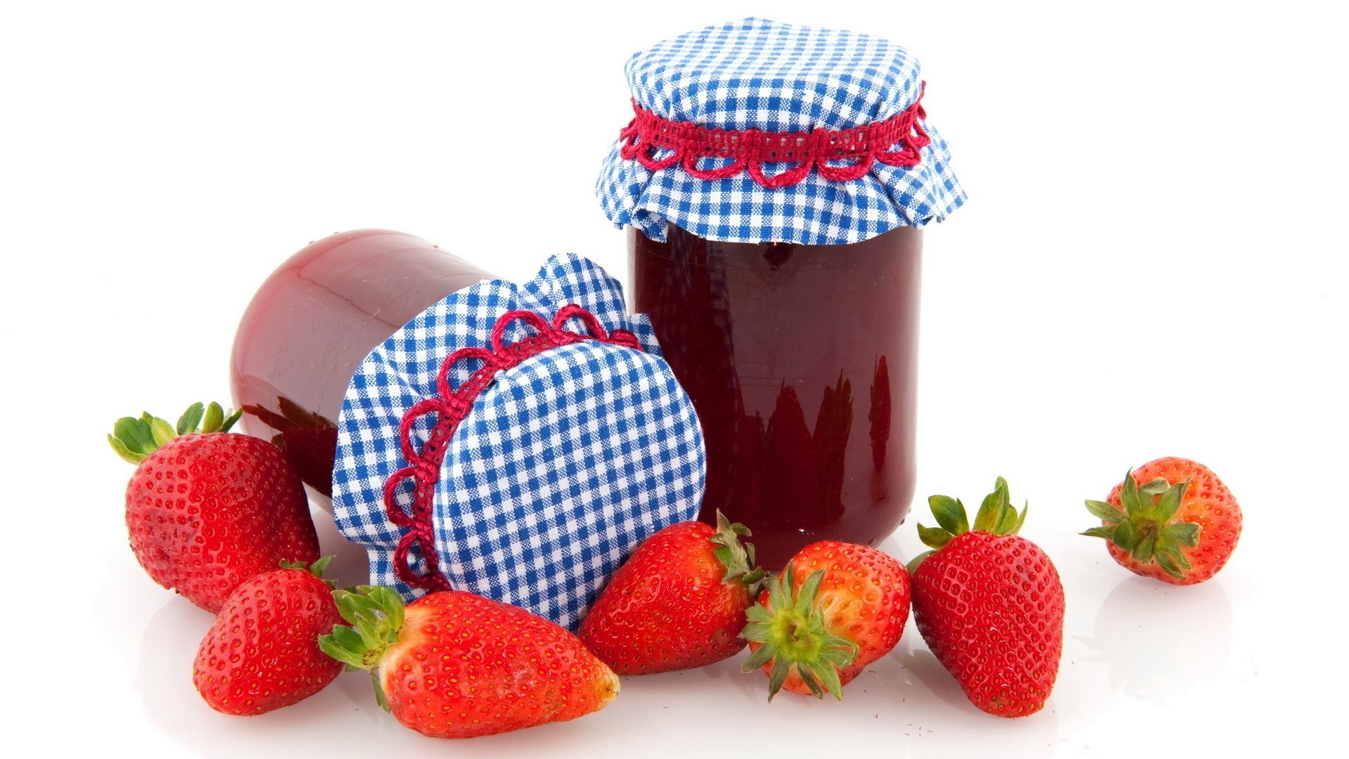 Strawberry jam with fresh berries