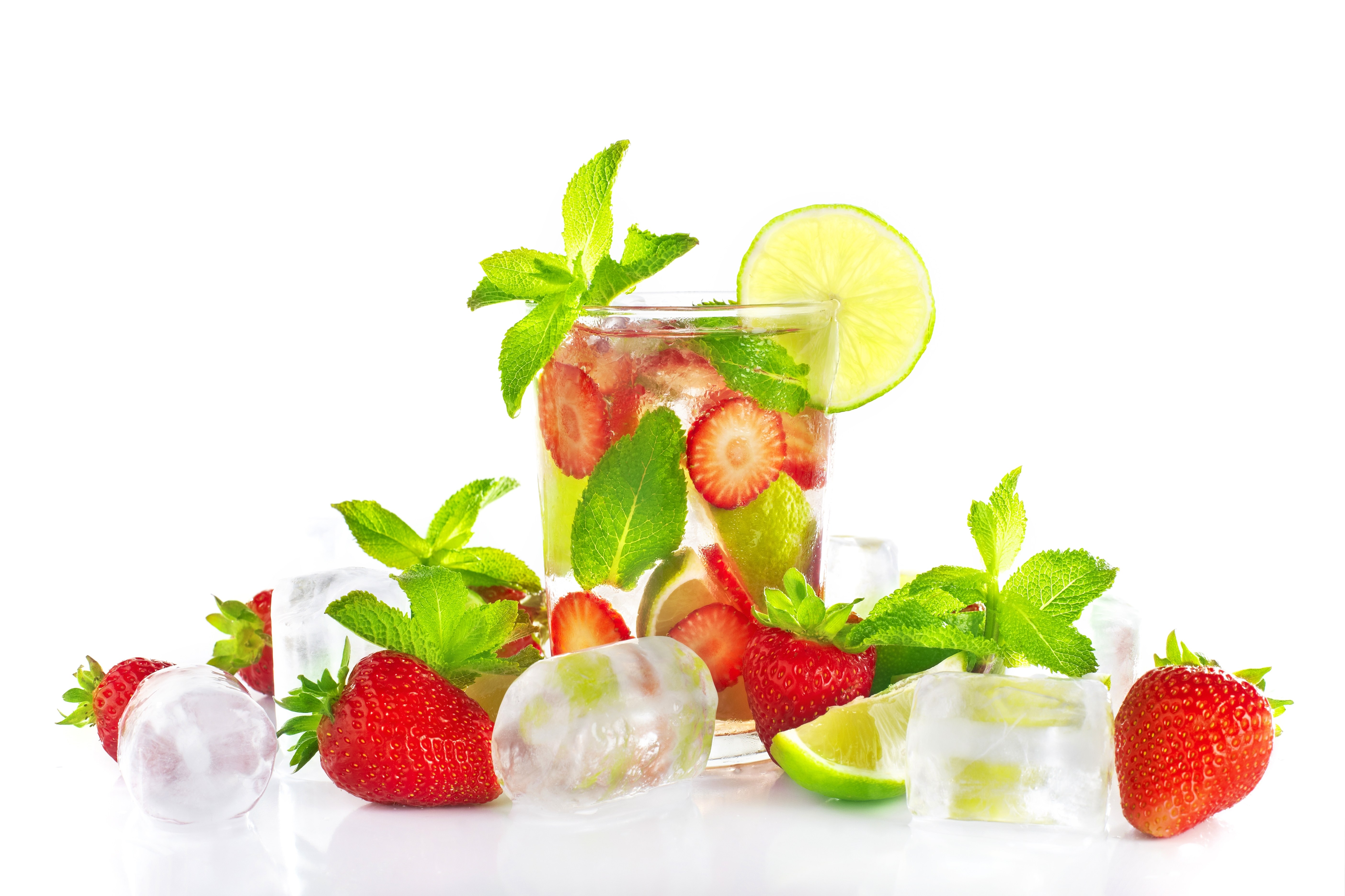 strawberry mojito drink