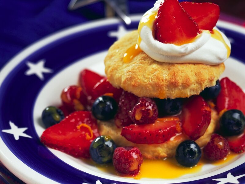Strawberry Shortcake Dessert — Blue