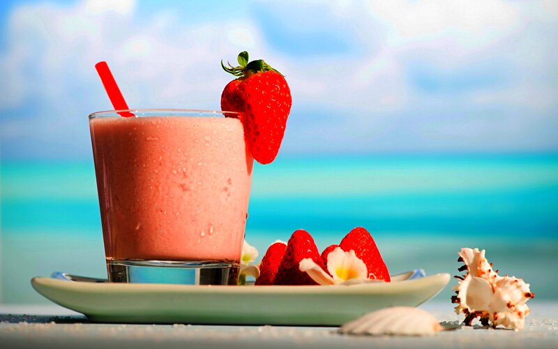 Strawberry Smoothie on Beach — Pink, Relaxing