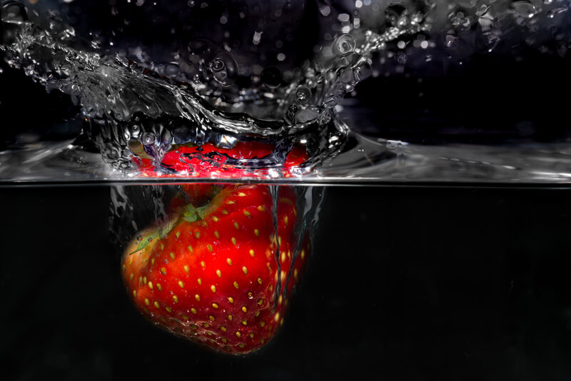Strawberry Splashing in Water — Red