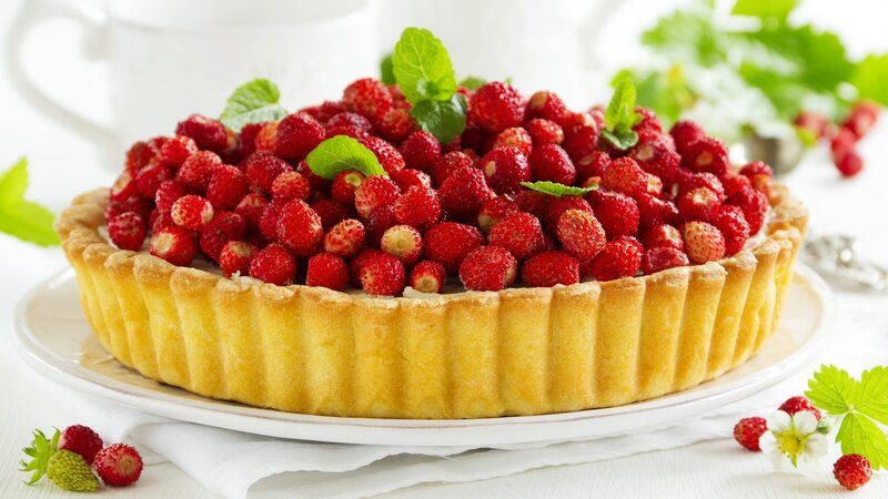 Strawberry Tart on Plate — Red, Fresh