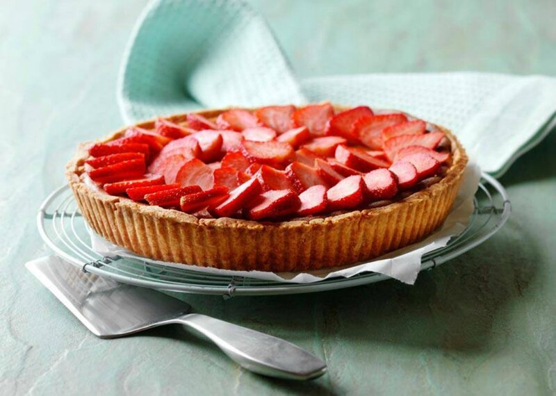 Strawberry Tart on Stand — Red, Calm