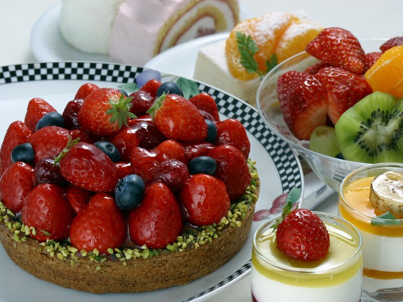 Strawberry Tart with Berries — Red, Appetizing, Photograph