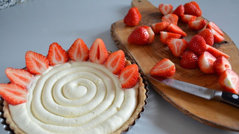 Strawberry Tart with Cream — White