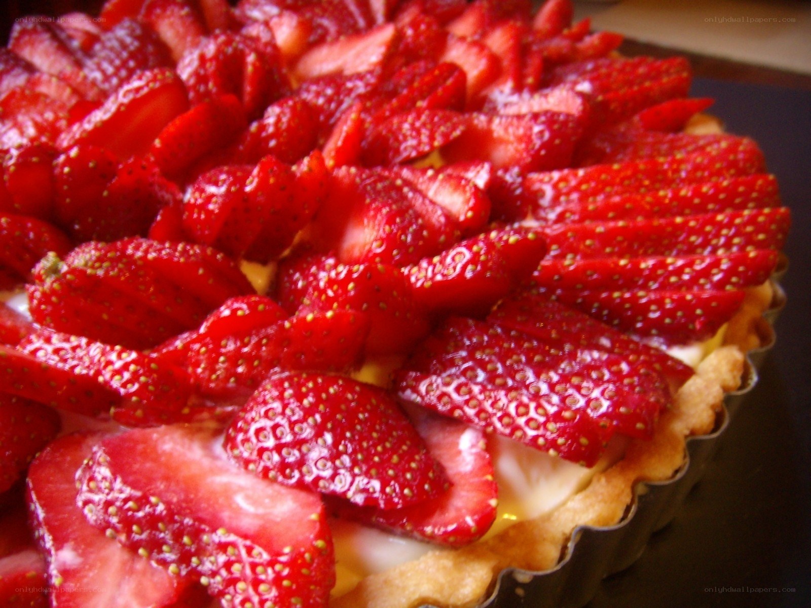 strawberry tart with cream