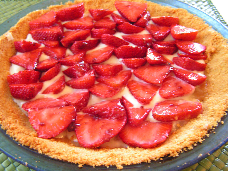 strawberry tart with graham cracker crust