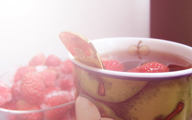 Strawberry Tea in a Cup — Red