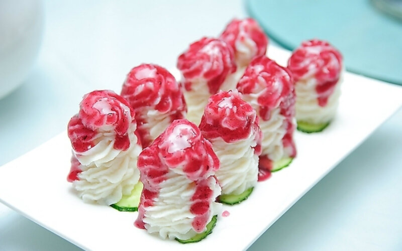 Strawberry-topped Mousse