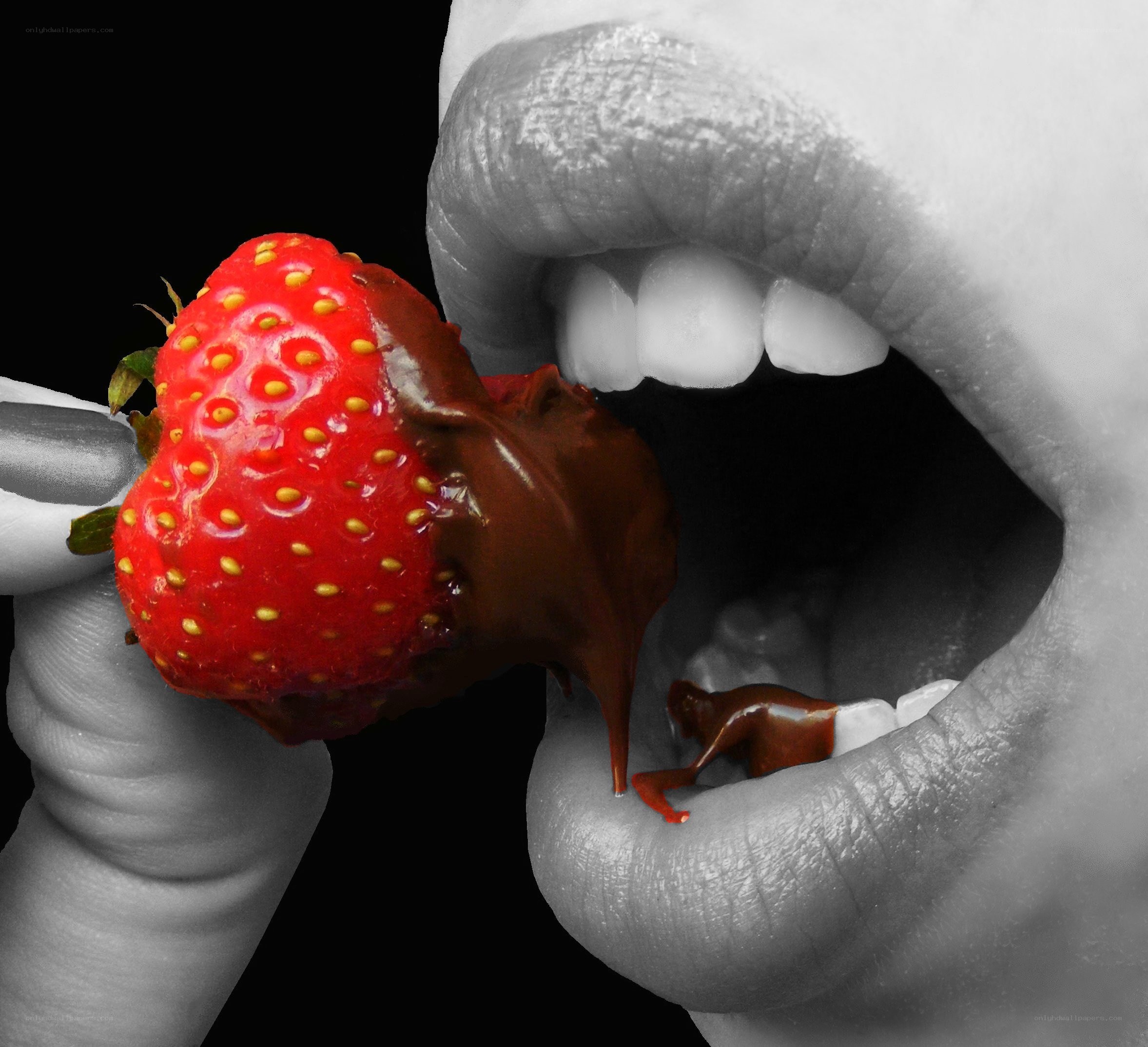 strawberry with chocolate dip