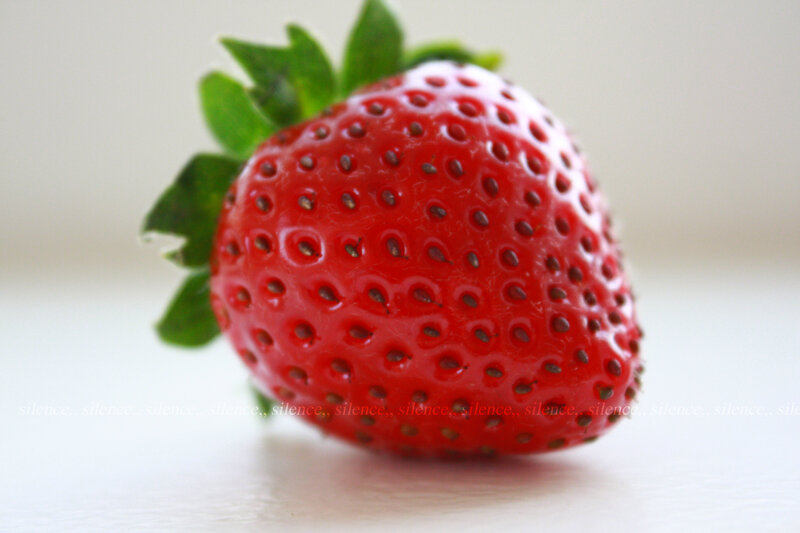 Strawberry with Green Leaves — Red, Calm