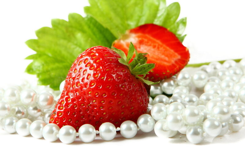 Strawberry with Pearls — Red