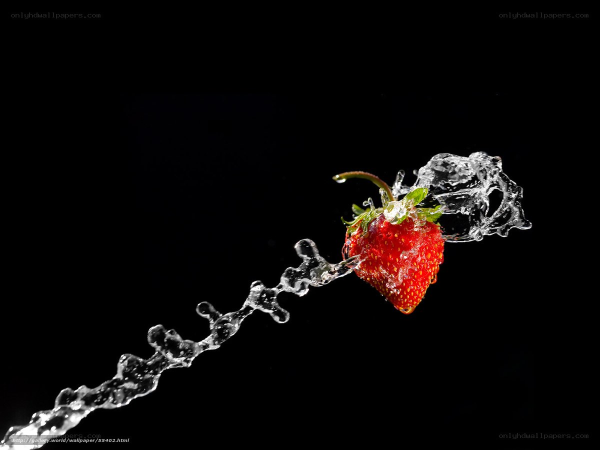 strawberry with water splash