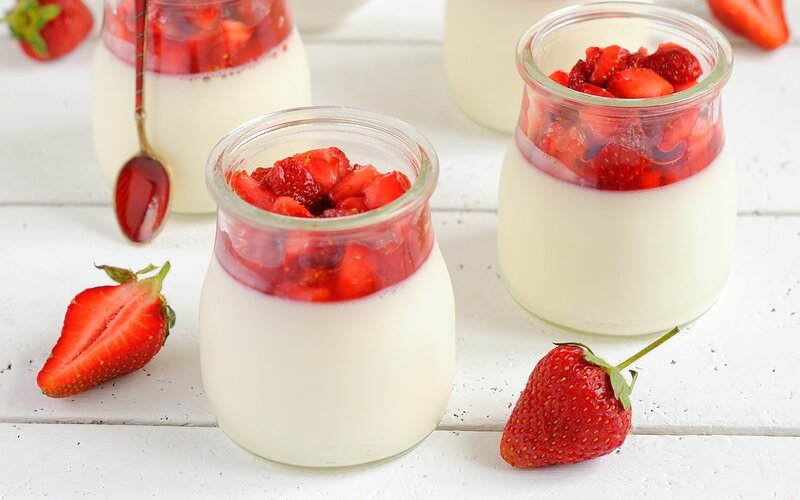 strawberry yogurt in glass jars
