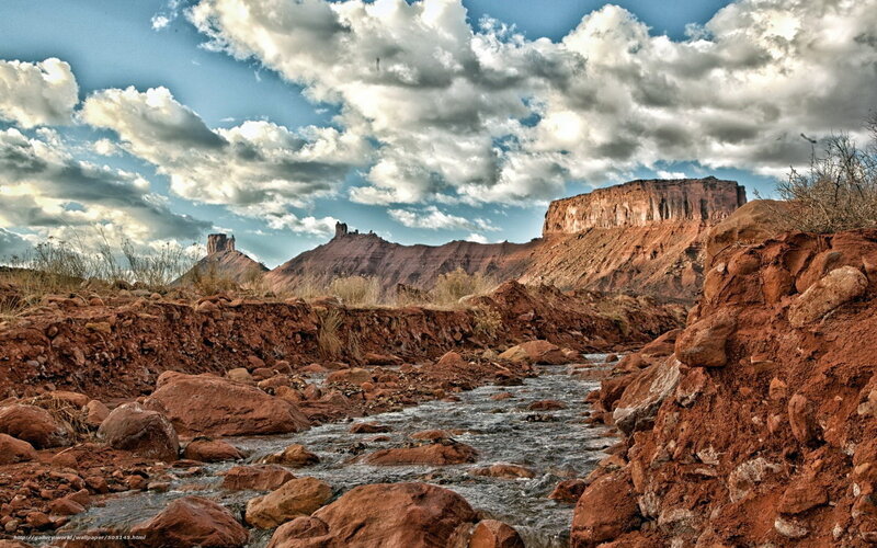 Stream in Red Rock Canyon — Dramatic, Afternoon