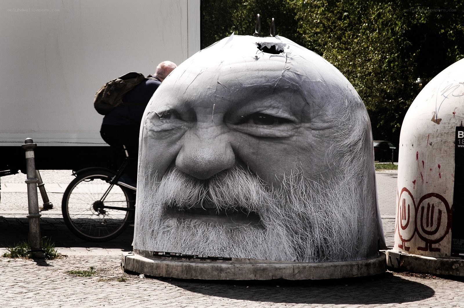 street art with man's face