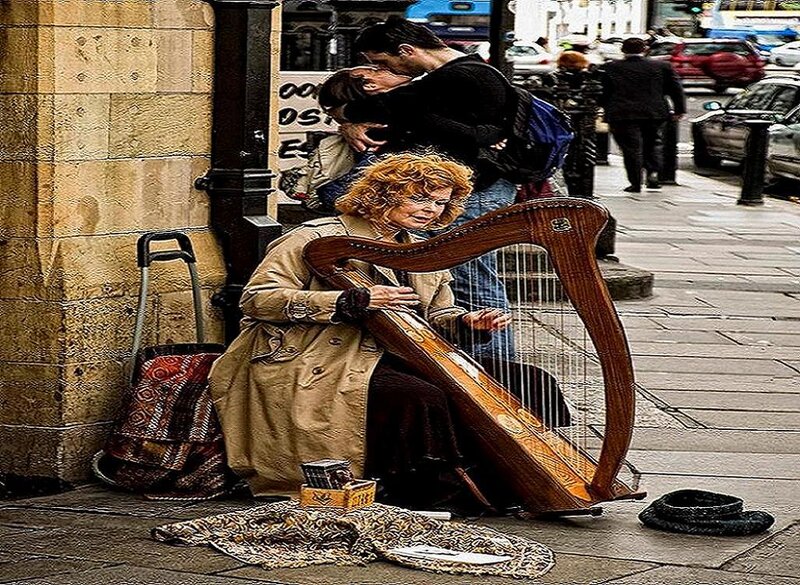 Street harpist in London