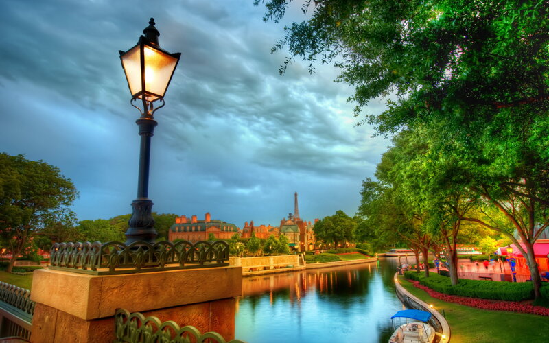 Street Lamp by Canal — Green, Serene