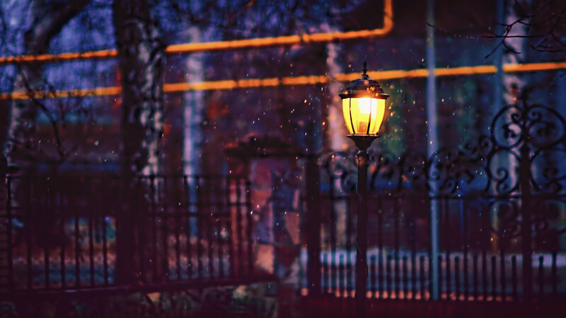 Street Lamp in Snow — Yellow