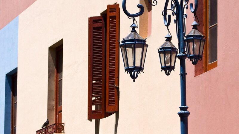 Street lamps and shutters