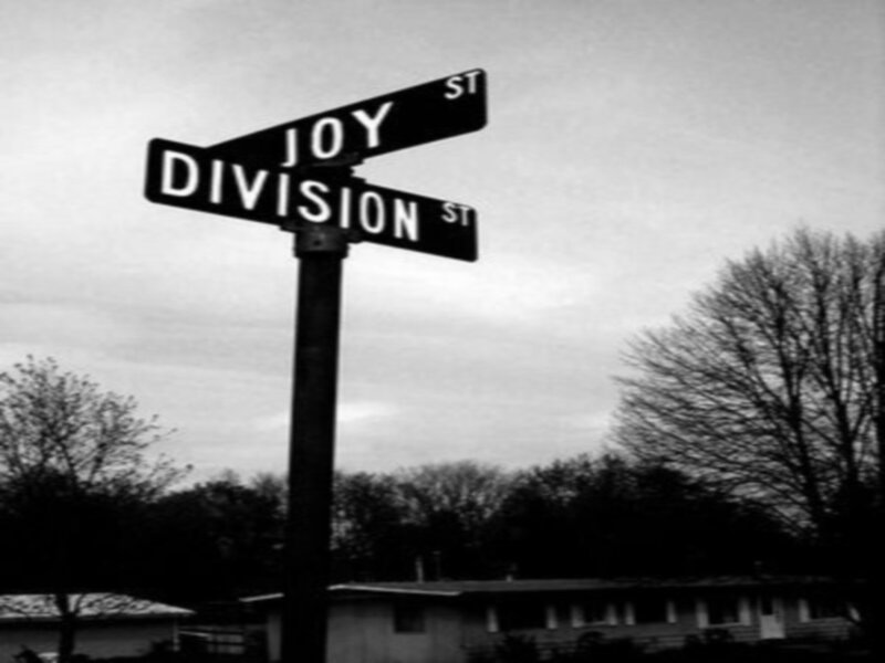 Street Sign Intersection — Black