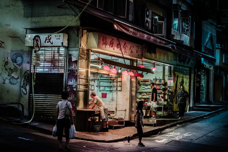 Street Vendor at Night — Black