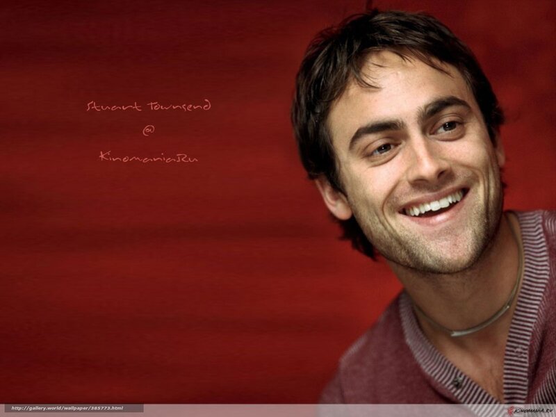 Stuart Townsend smiling