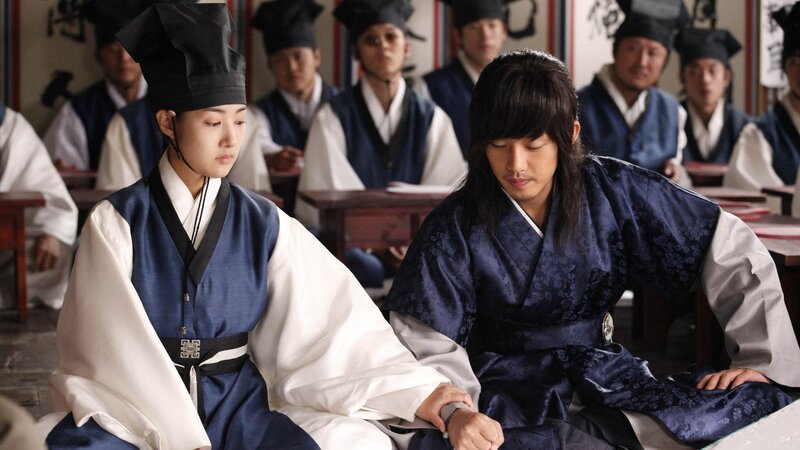 Students in traditional Korean attire
