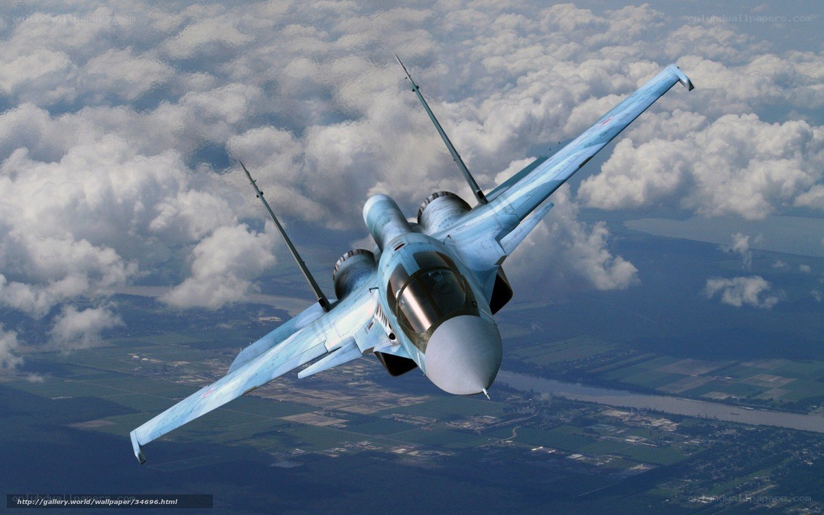 Su-27 fighter jet in flight