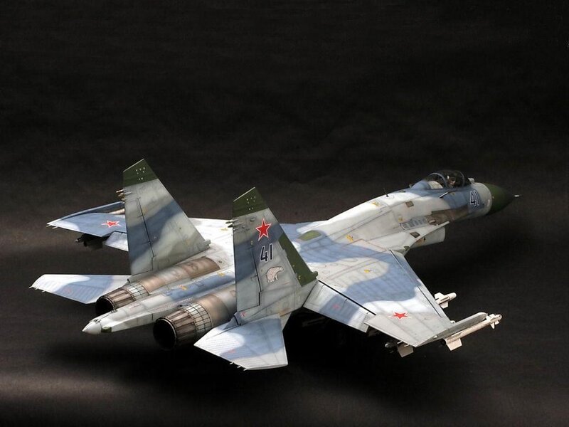 Su-27 fighter jet model